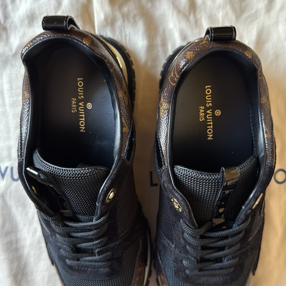 Louis Vuitton Run Away Sneaker 7.5 Excellent Condition Made in Italy - Picture 13 of 13